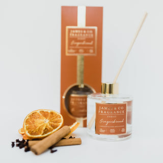 A vegan-friendly Christmas classic reed diffuser - freshly baked gingerbread comes with a twist of caramel and exotic dried fruits.